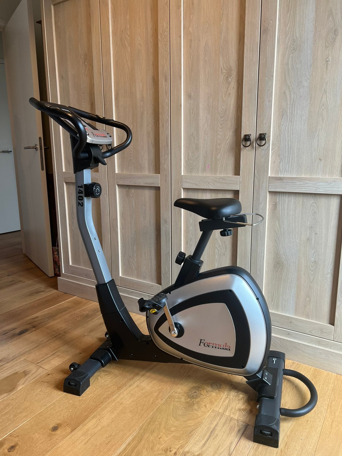 Vélo d'exercice Formula 1402, Enlèvement, Comme neuf, Vélo d'appartement