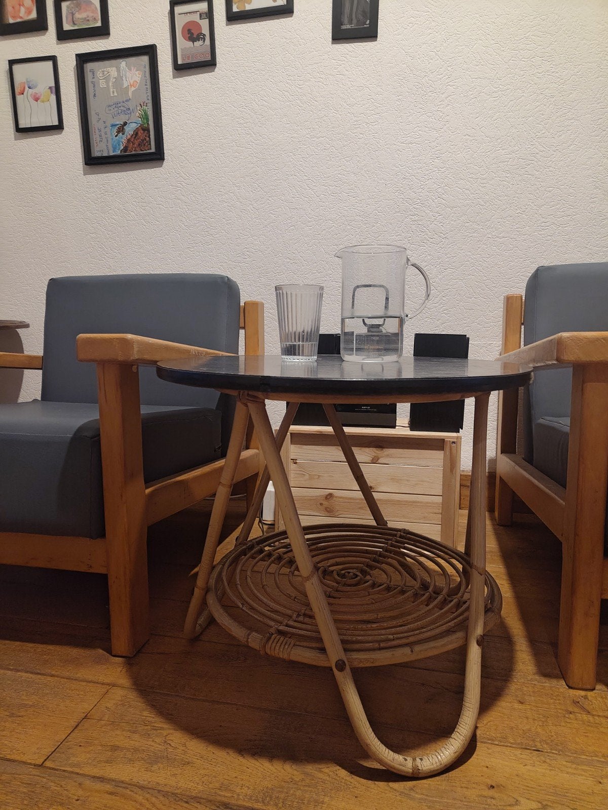 Ronde zwarte salontafel, Huis en Inrichting, Tafels | Salontafels, Ophalen