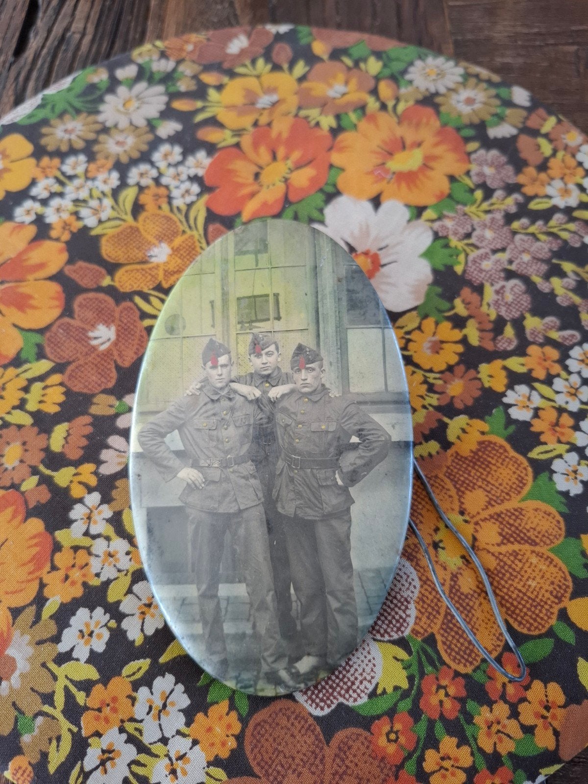 Ovaal fotomedaillion van millitairen van het Belgische leger, Ophalen of Verzenden
