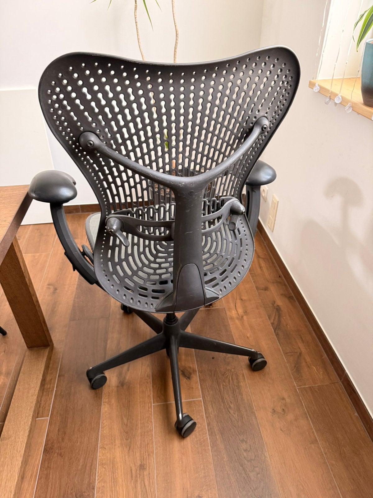 Herman Miller Mirra, Ophalen, Gebruikt, Zwart, Bureaustoel
