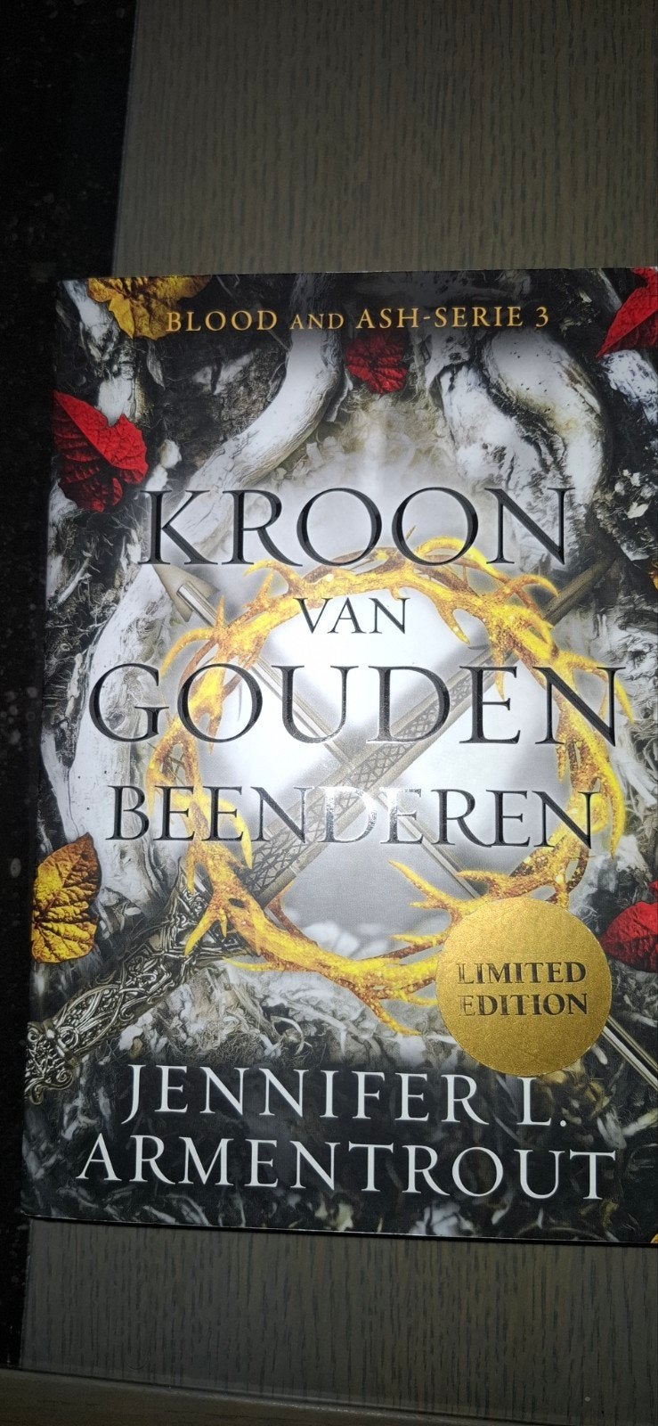Jennifer L. Armentrout - Kroon van gouden beenderen, Ophalen of Verzenden, Jennifer L. Armentrout