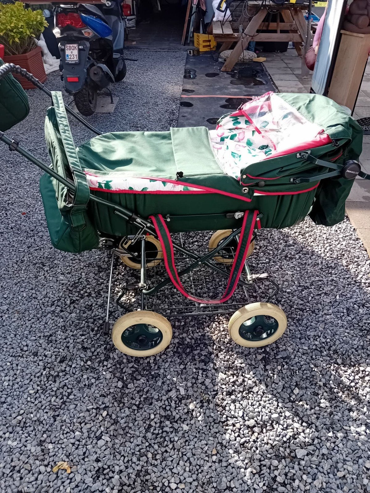 Kinderfateur met buggy, Ophalen