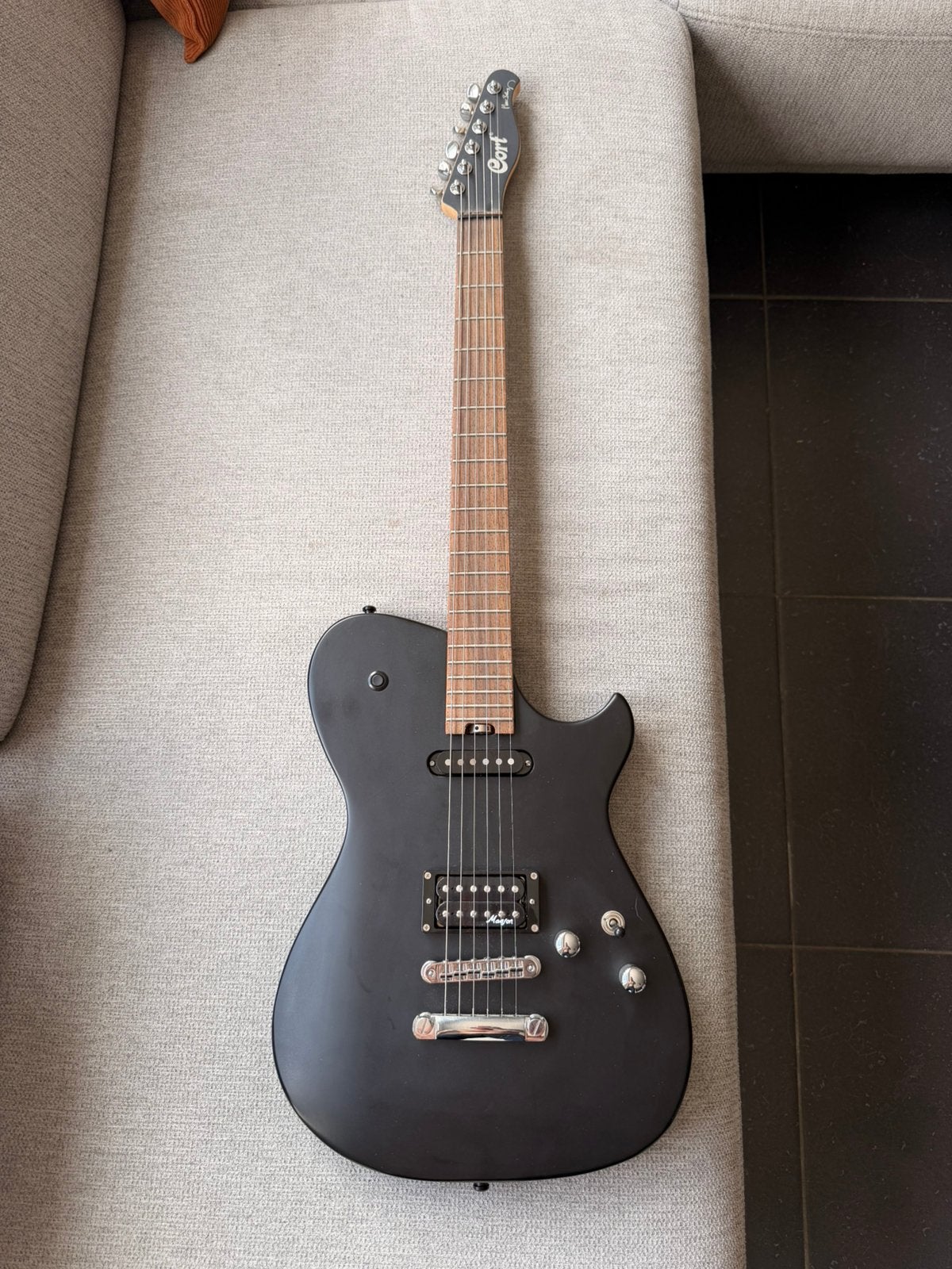 Cort manson mbm-1, Muziek en Instrumenten, Ophalen, Zo goed als nieuw