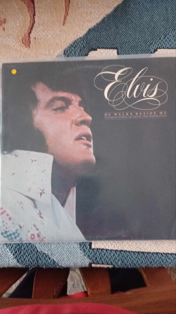 Elvis lp, He walks beside me, Nederlandse persing. 5 euro., LP, Gebruikt, Ophalen of Verzenden, Beschermende buitenhoes