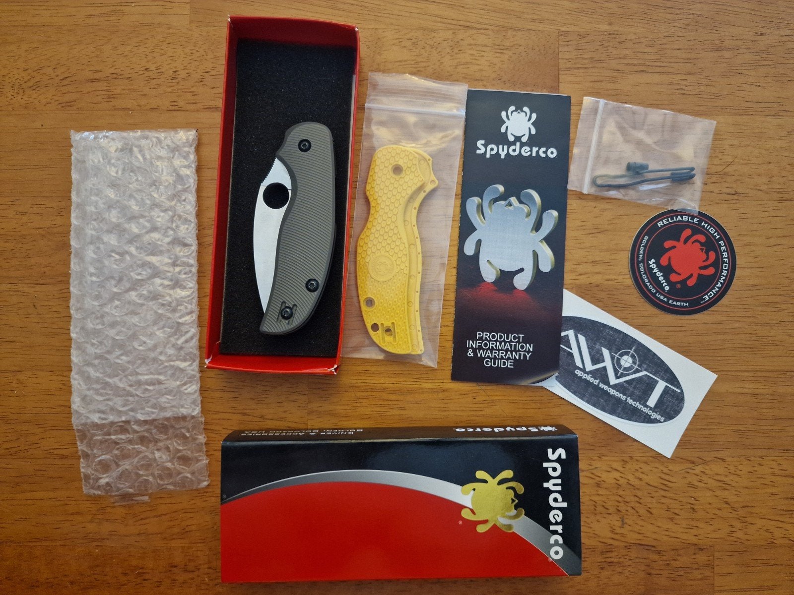 Spyderco Sage 6 Salt Magnacut + AWT grijs etc, Caravans en Kamperen, Kampeergereedschap, Ophalen of Verzenden, Zo goed als nieuw