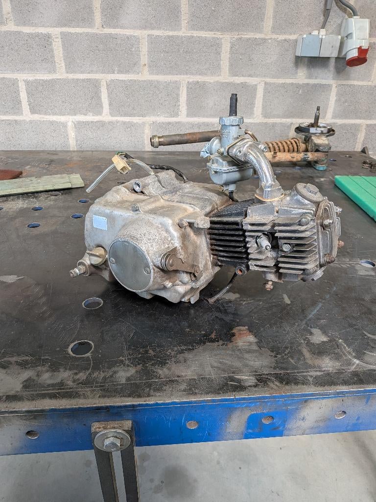 motorblok honda Z50J 4bak 6v, Fietsen en Brommers, Ophalen, Zo goed als nieuw, Blok, Honda