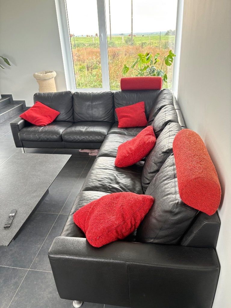Canapé en cuir noir, 75 à 100 cm, Quatre personnes ou plus, Enlèvement, Utilisé
