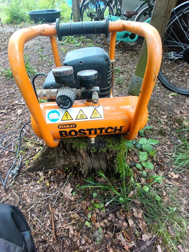 Bostitch compressor, Moins de 25 litres, Enlèvement, Utilisé, 6 à 10 bars