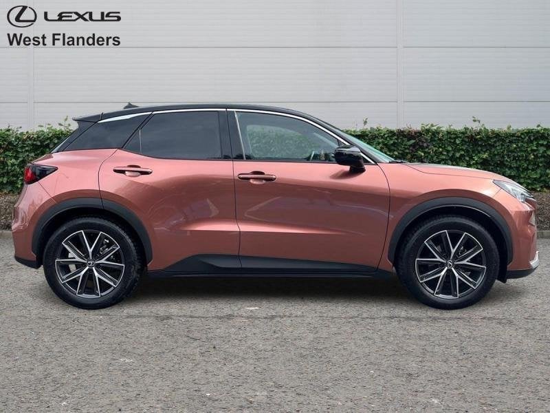 Lexus LBX Cool+afneembare trekhaak+cam+sens V+A+18inch alu v, Auto's, Lexus, Overige kleuren, LBX, 136 pk, Hybride Elektrisch/Benzine