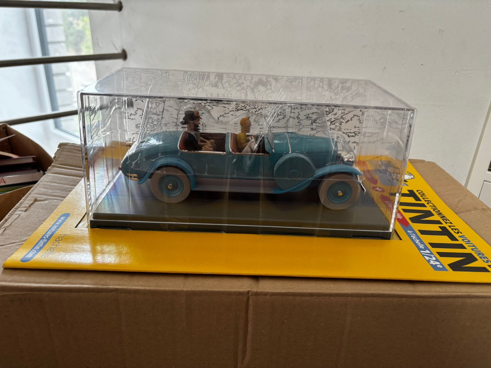 Voiture Tintin échelle 1:24e - n10 La Torpedo du Dr Finney, Hobby en Vrije tijd, Modelauto's | 1:24, Ophalen, Nieuw, Auto