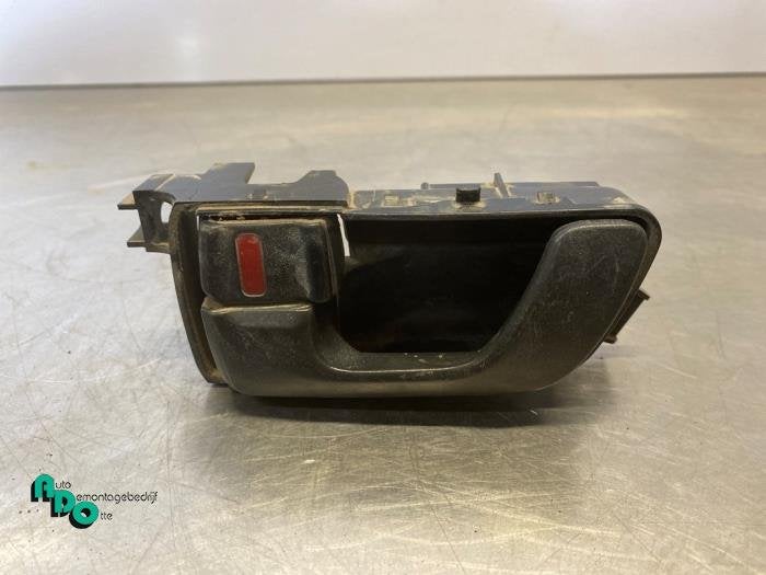 Poignée portière 4portes avant gauche d'un Mitsubishi Paje, -, 3 mois de garantie, Utilisé, Mitsubishi