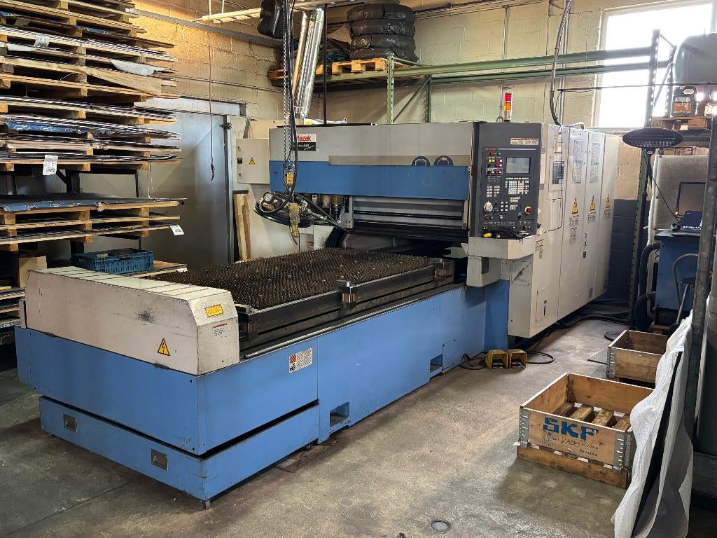 MAZAK NTX-48 1.5KW CO2 LASERSNIJMACHINE, Zakelijke goederen, Ophalen