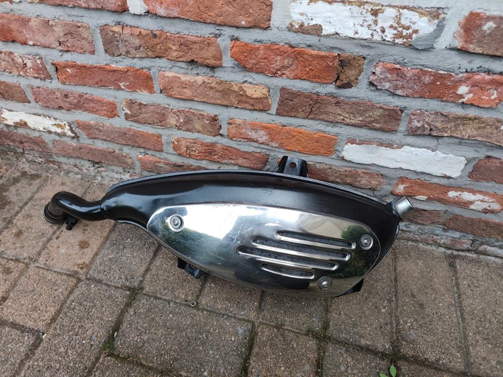Uitlaat VESPA PIAGGIO!! IN GOEDE STAAT. Orginele uitlaat ., Motoren, Particulier