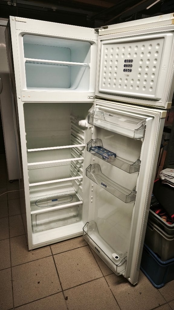 Frigo (avec congélateur) Whirlpool ARC 2283 - 211 l, Utilisé, 200 litres ou plus, 45 à 60 cm, Avec congélateur séparé