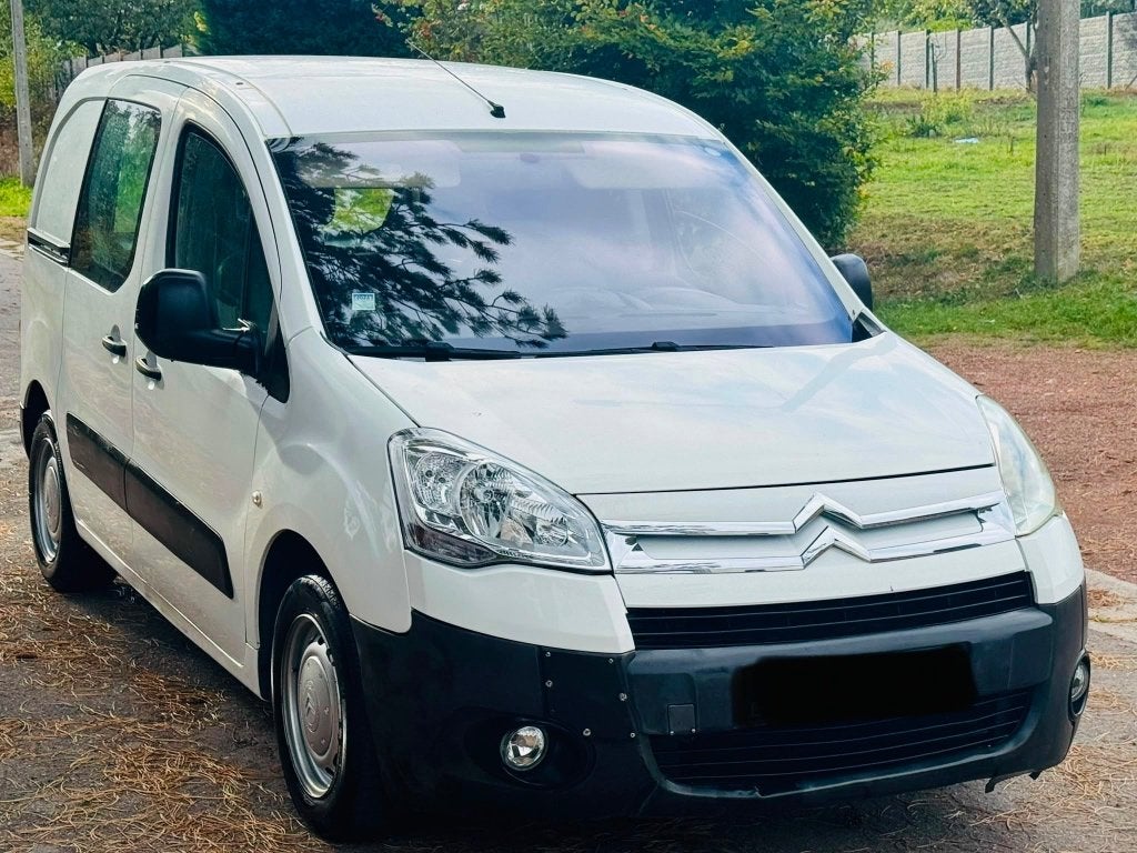 CİTROEN BERLİNGO 1.6HDİ UTİLİTAİRE AİRCO PRETA A İMMATRİCULE, Autos, 5 portes, Diesel, Particulier, Blanc