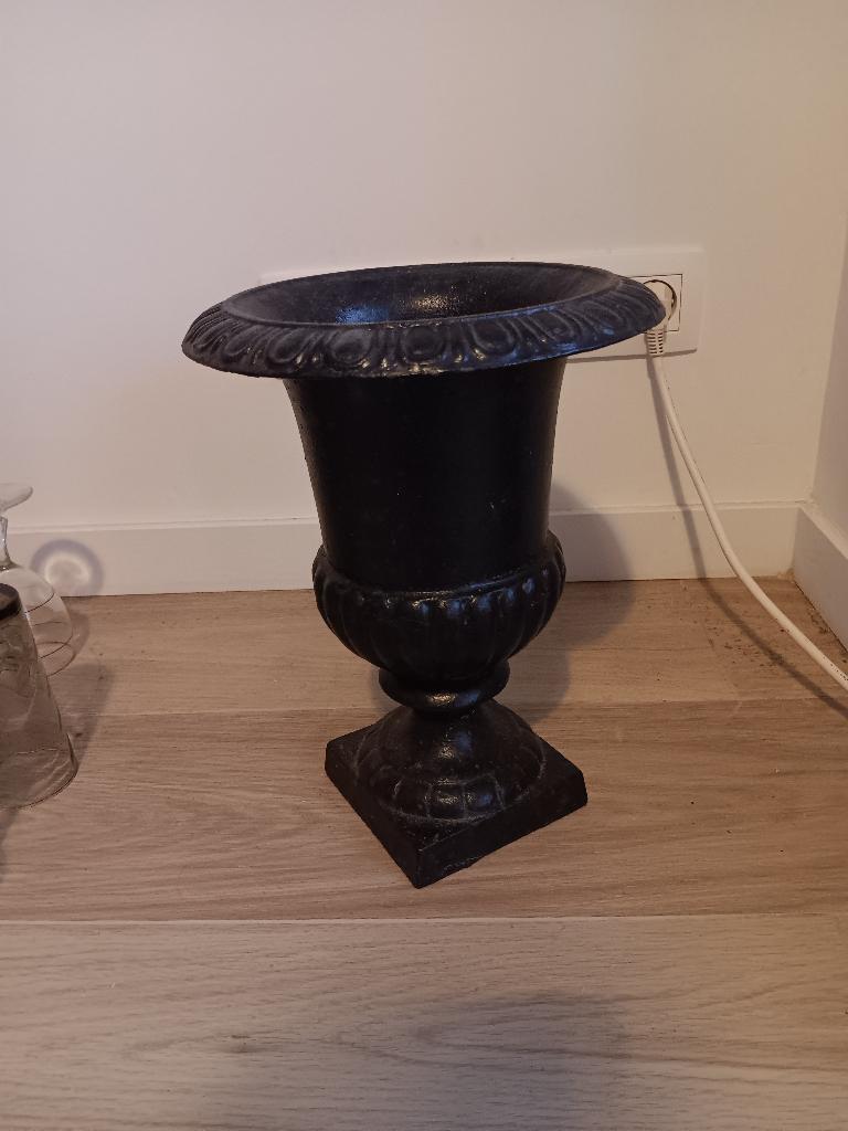 bloempot voor buiten in gietijzer, Tuin en Terras, Bloempotten, Ophalen, Gebruikt, Minder dan 40 cm, Balkon