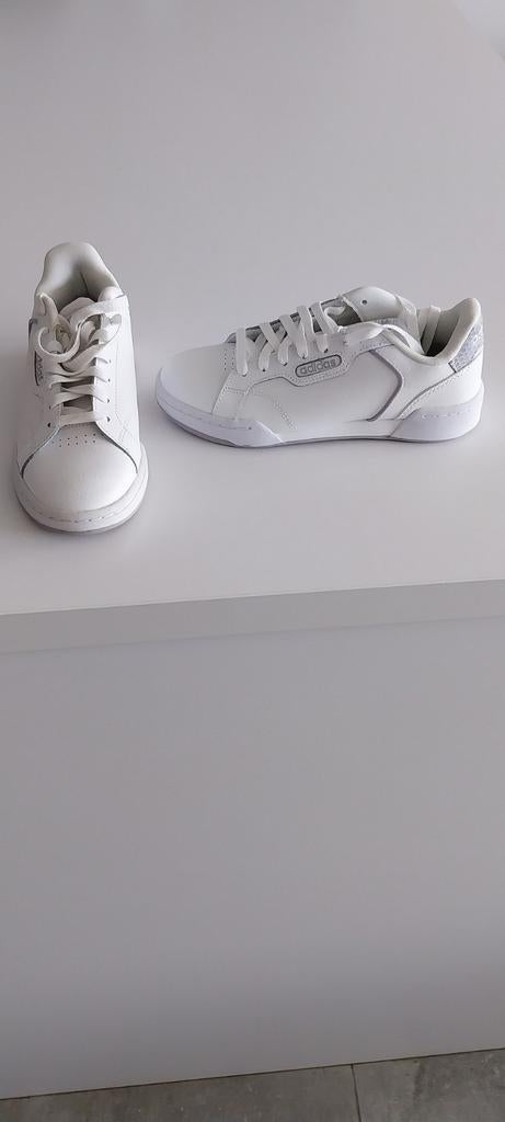 Witte sneakers adidas, Kleding | Dames, Ophalen, Adidas, Wit, Nieuw