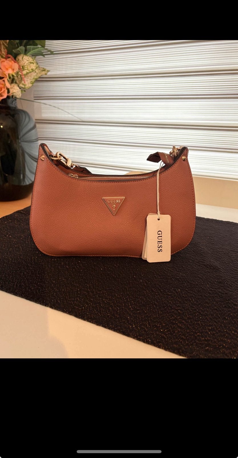 Nieuw Guess handtas, Handtassen en Accessoires, Tassen | Damestassen, Ophalen, Zo goed als nieuw