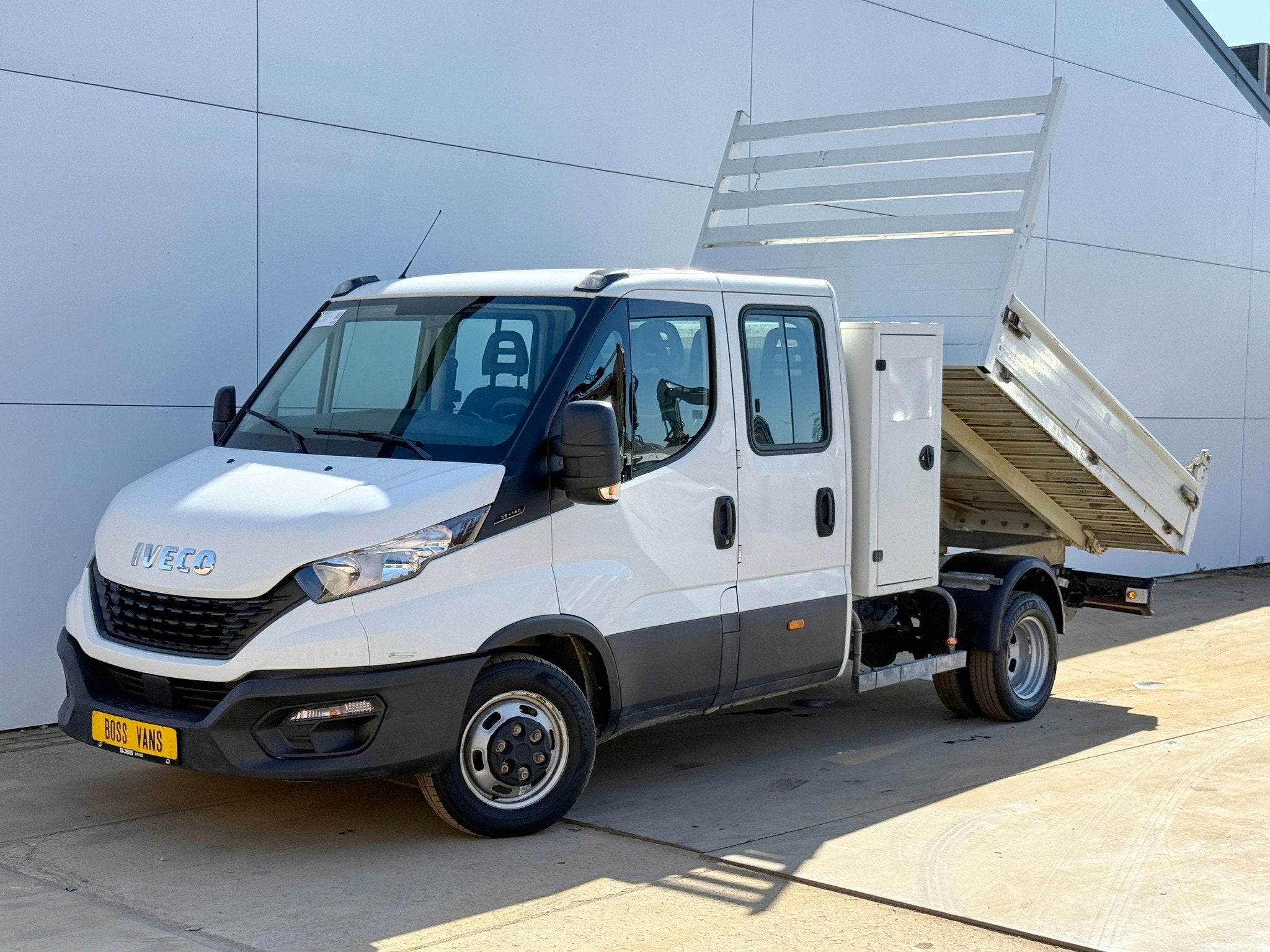 Iveco Daily 35C14 2.3 Kipper Dubbele Cabine Kist Dubbellucht, Auto's, Achterwielaandrijving, Gebruikt, Euro 6, Iveco