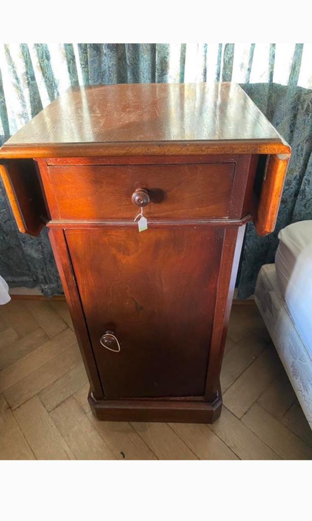 Table de chevet, Enlèvement