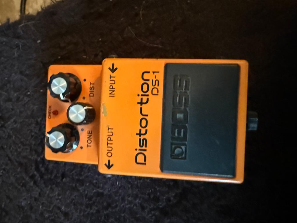 Distortion pedal ds-1, Muziek en Instrumenten, Ophalen, Zo goed als nieuw