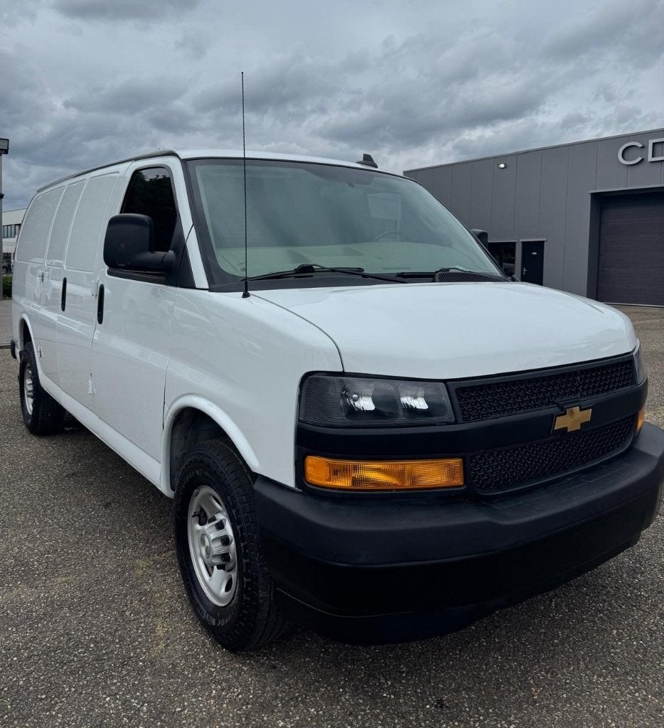 CHEVROLET EXPRESS 4.3 L BENZINE bj 2022, Automaat, Achterwielaandrijving, Chevrolet, Wit