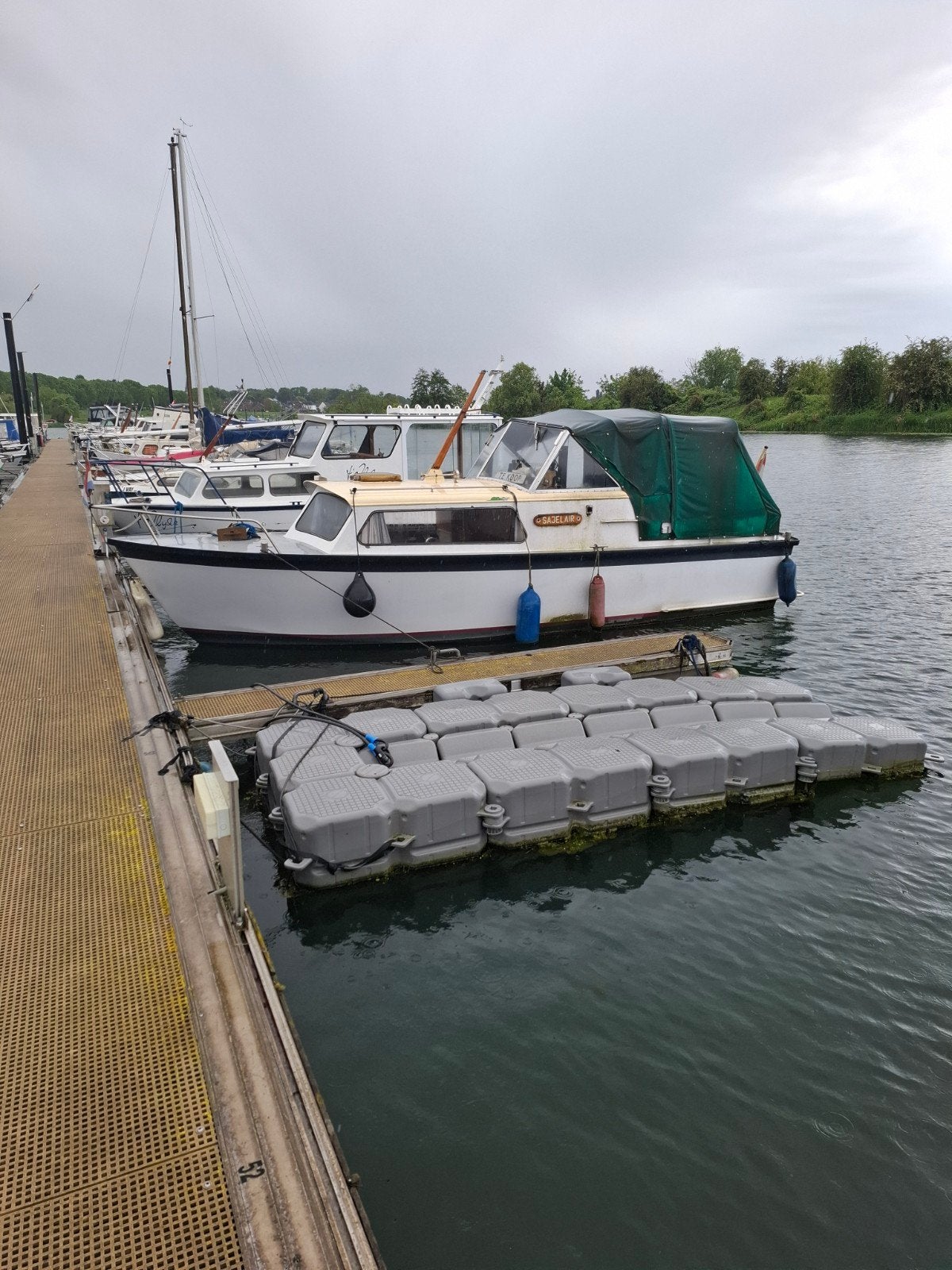 Motorboot Aquanaut 750, Watersport en Boten, Ophalen, Staal, Diesel