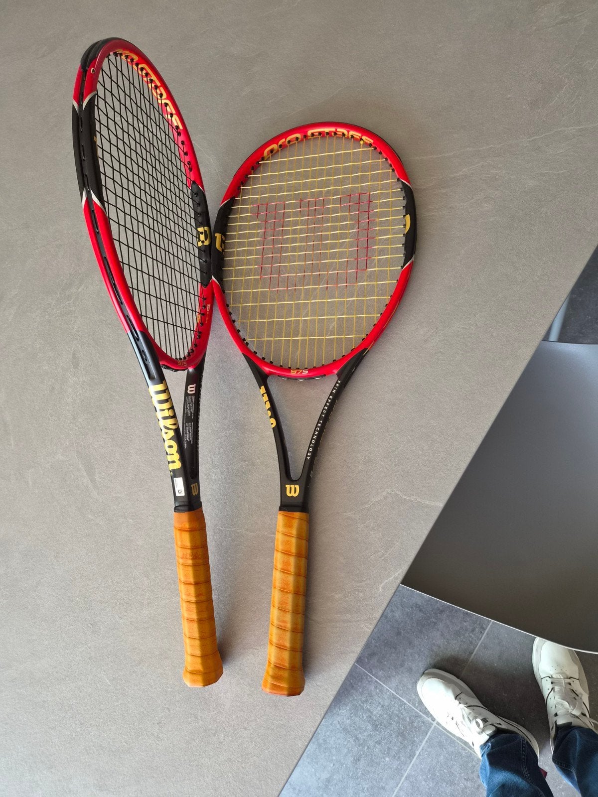 2 raquettes de  tennis Wilson 97 S, super état., Sports & Fitness, Enlèvement, Comme neuf, Raquette, Wilson