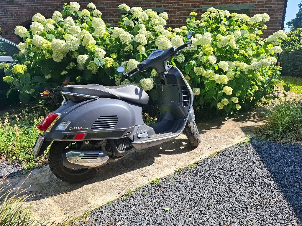 Vespa  Gts 125cc, LED Verlichting, Particulier, 125 cc, Overig