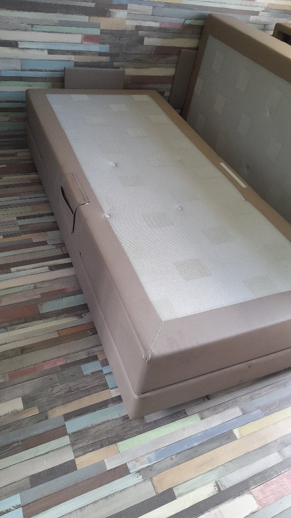 2 boxspings gratis, Maison & Meubles, Chambre à coucher | Lits boxsprings, Utilisé, 90 cm, 200 cm, Une personne, Gris, Enlèvement