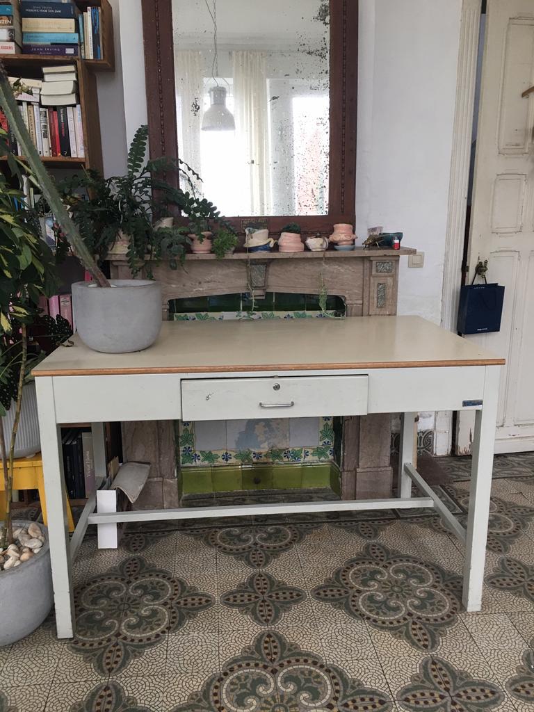 Industrieel bureau, Huis en Inrichting, Bureaus, Ophalen, Gebruikt, Met lades, Metaal
