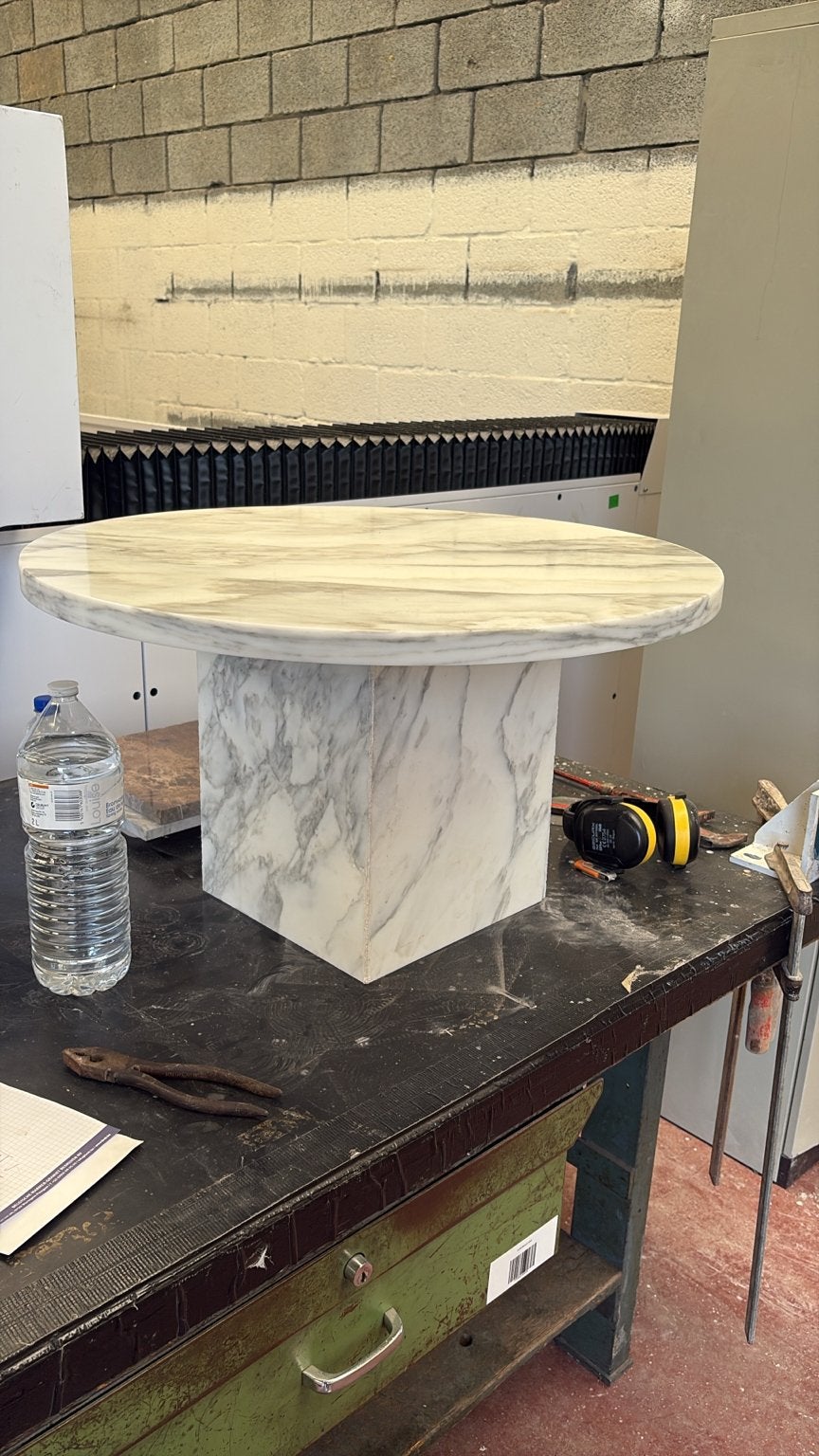 Handgemaakte salontafel in massief Carrara marmer – Ø78 cm, Maison & Meubles, Tables | Tables de salon, Comme neuf, Rond, Enlèvement ou Envoi