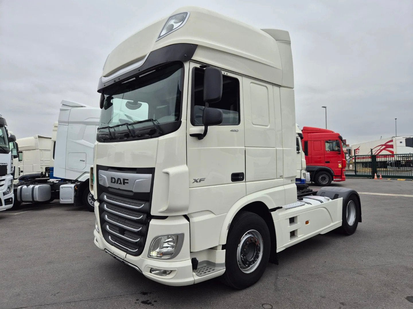 DAF XF 480 FT SUPER SPACE CAB ZF INTARDER (bj 2022), Auto's, Vrachtwagens, Automaat, Achterwielaandrijving, Standkachel, Euro 6