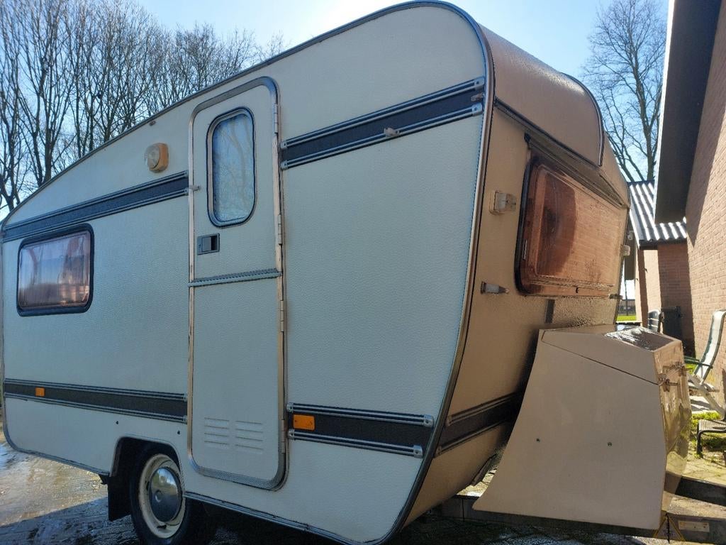 Tk 3 caravans uit de stalling.otten , constuktam.