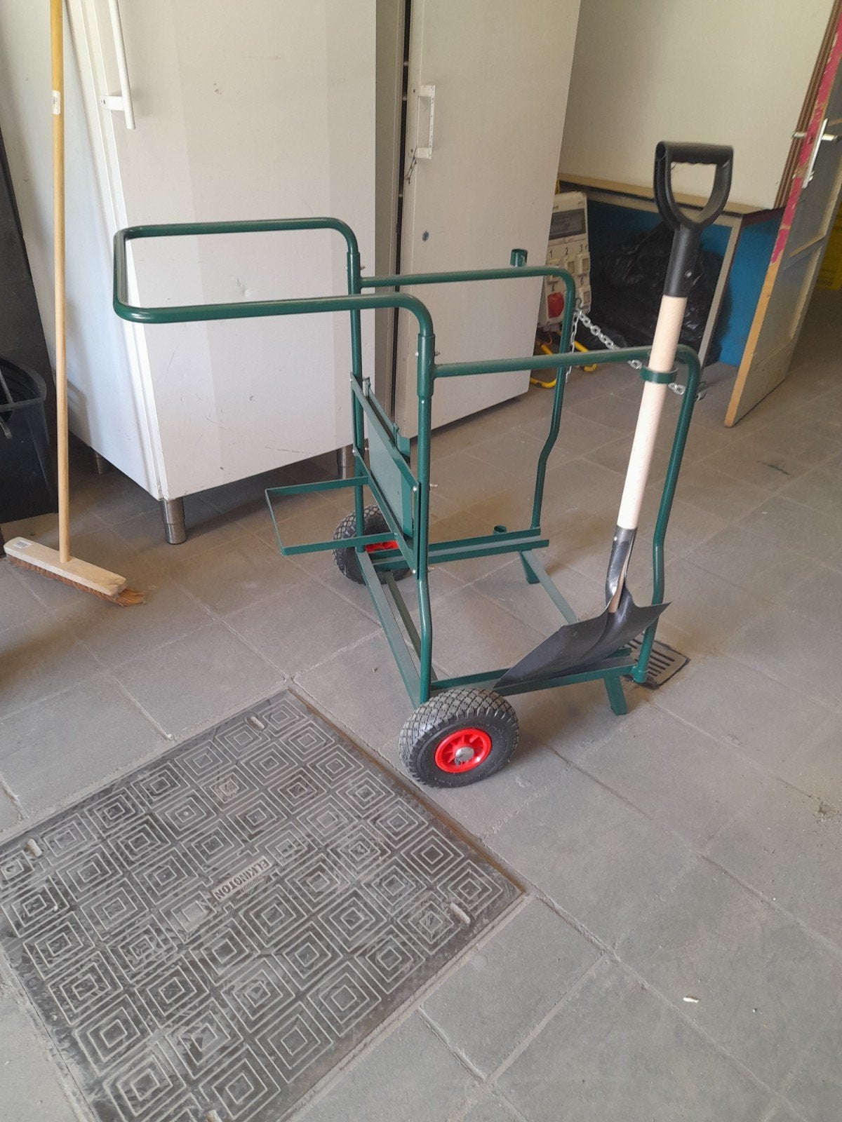 Chariot de propreter nouveau, Enlèvement