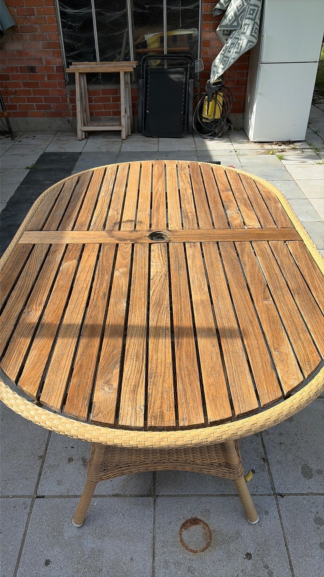 Mooie tuintafel, Ophalen