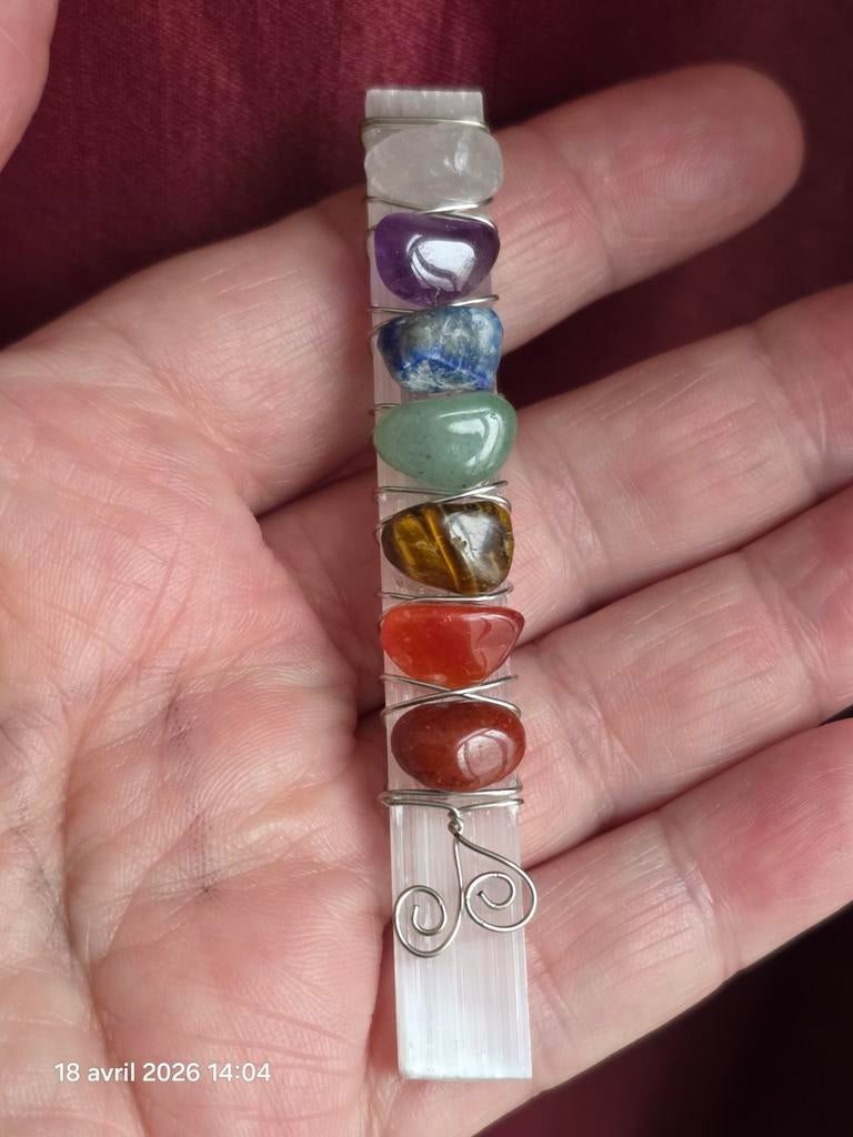 Bâton de sélénite avec les 7 chakras, Enlèvement, Neuf