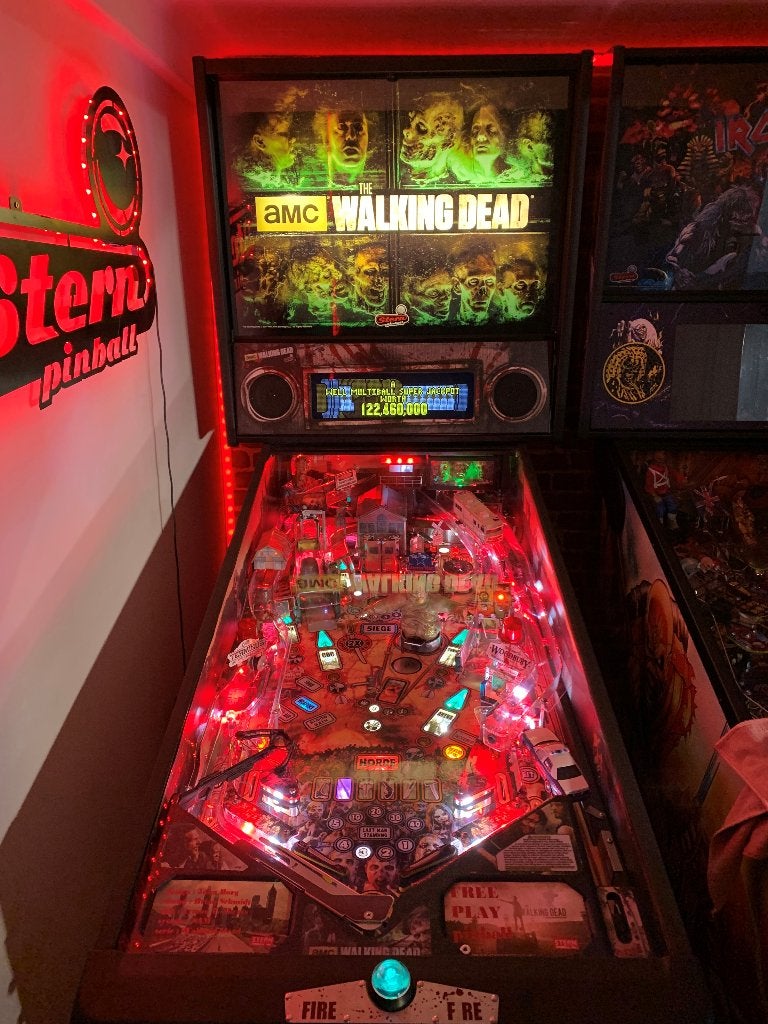 Vends Flipper Stern The Walking Dead Premium super modé, Collections, Machines | Flipper (jeu), Comme neuf, Électronique, Stern