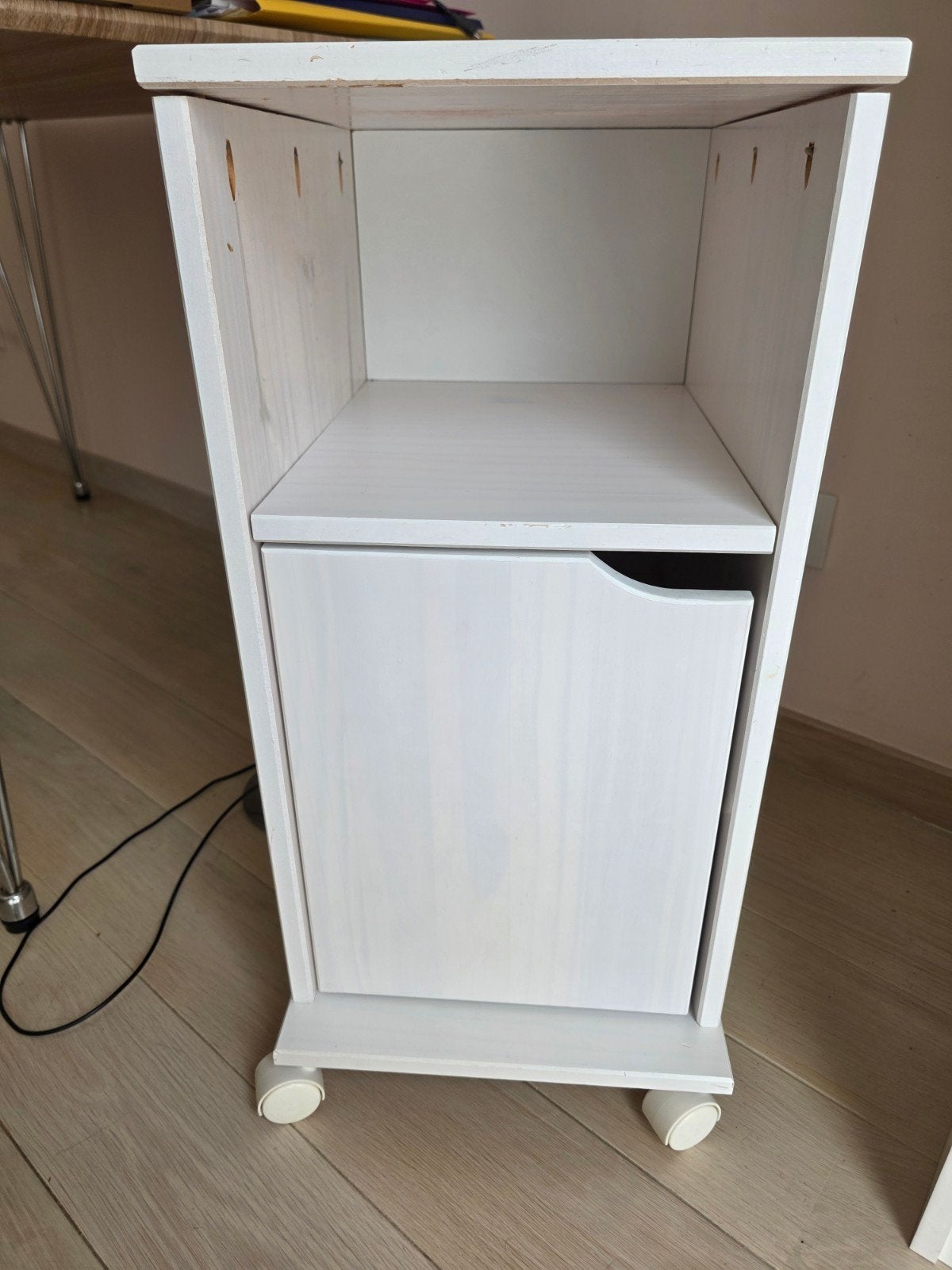 Kleine witte houten kast zo goed als nieuw, Huis en Inrichting, Ophalen, Hout