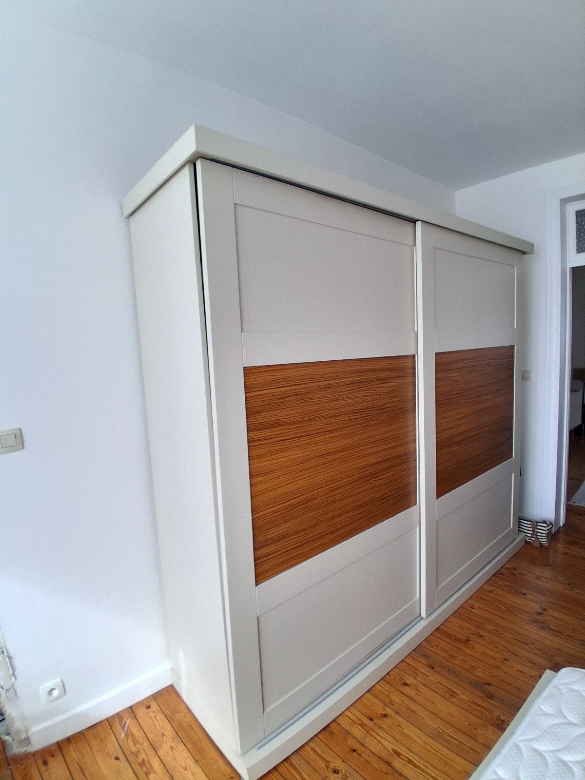 Armoire 250cm en bois massif, Immo