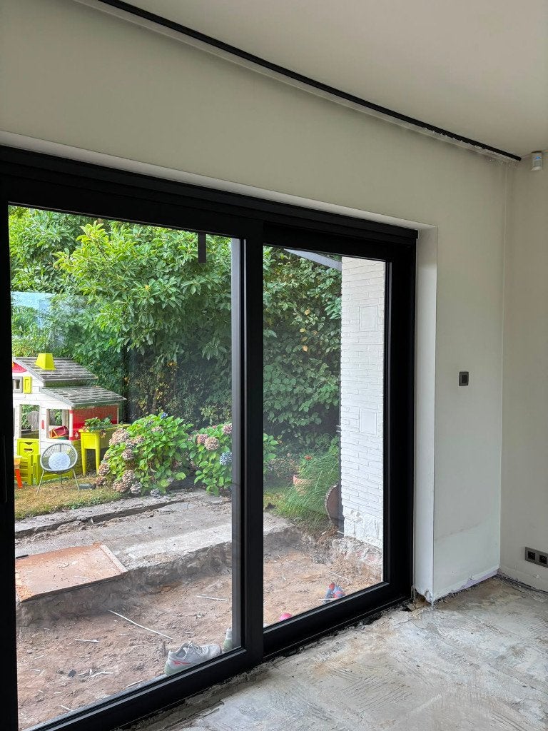 2 fenêtres en aluminium noir, Enlèvement, Comme neuf, Fenêtre de façade ou Vitre