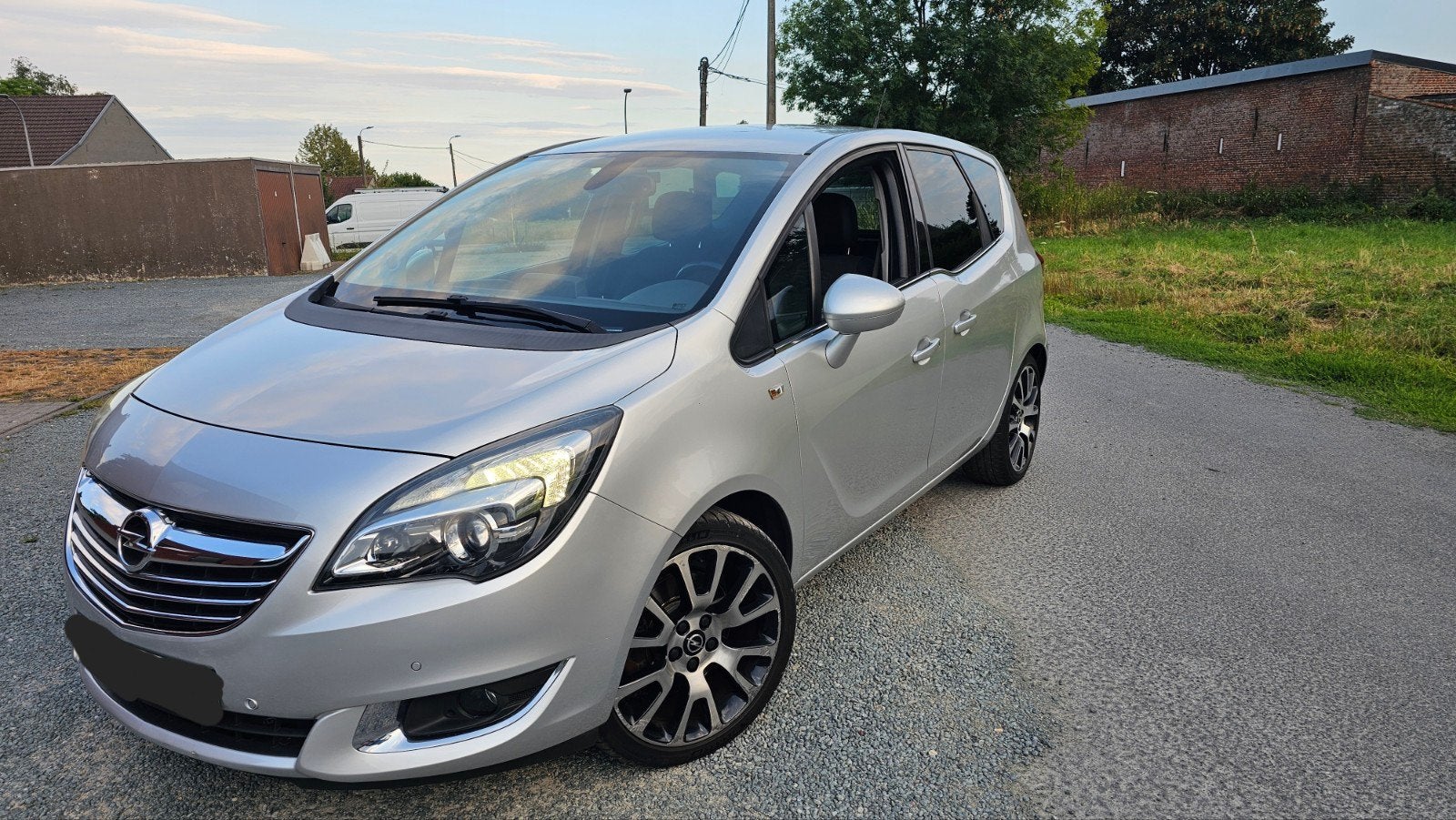 Opeel Meriva 1.4L Benzin Cosmo/77.000km/Bj 2014/Euro6B/Navi, Auto's, 4 cilinders, Adaptive Cruise Control, Leder en Stof, https://public.car-pass.be/vhr/97934cc3-a662-44a2-a5a1-fac7f3c47c55