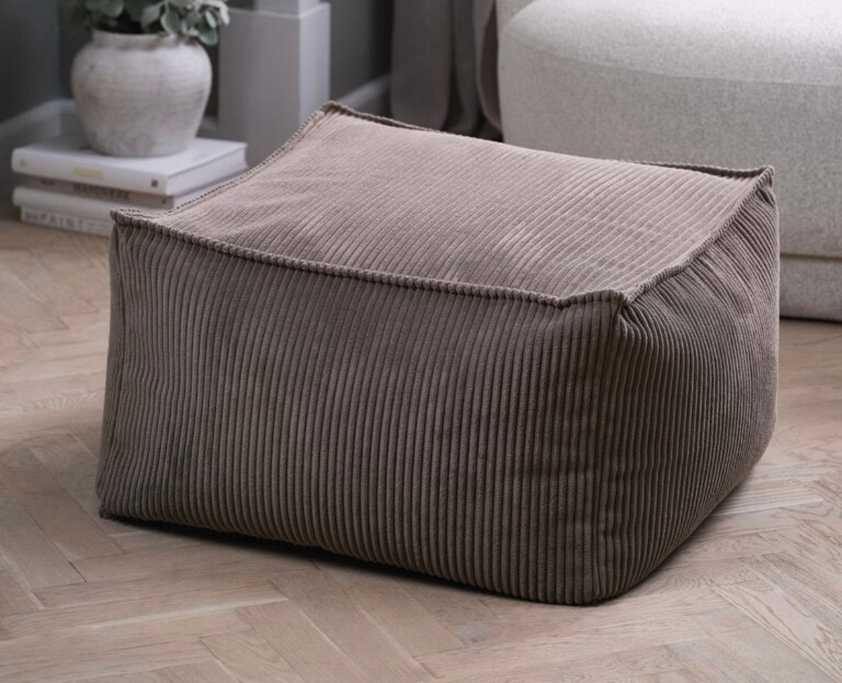 2 poufs carrés confortables, Enlèvement, 50 à 75 cm, Autres matériaux, 50 à 75 cm