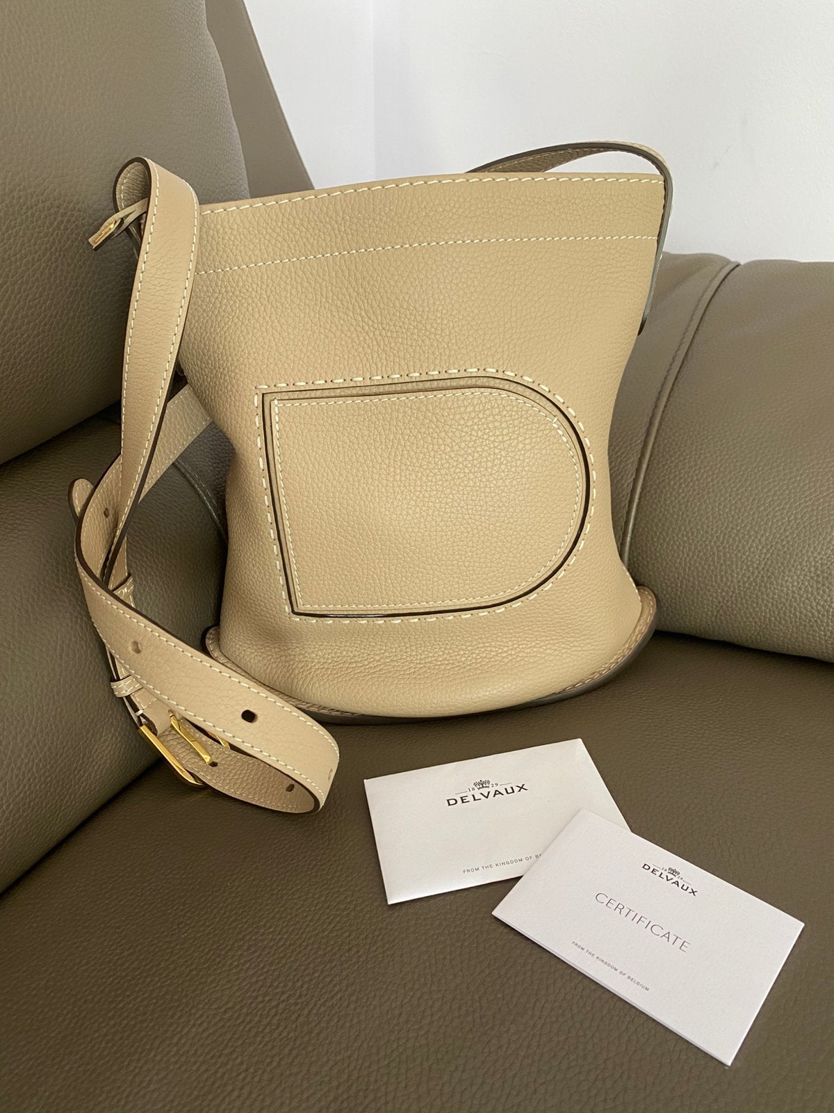 Sac à bandoulière Delvaux Pin Daily Supriqué sand ivory, Handtassen en Accessoires, Tassen | Damestassen, Ophalen of Verzenden