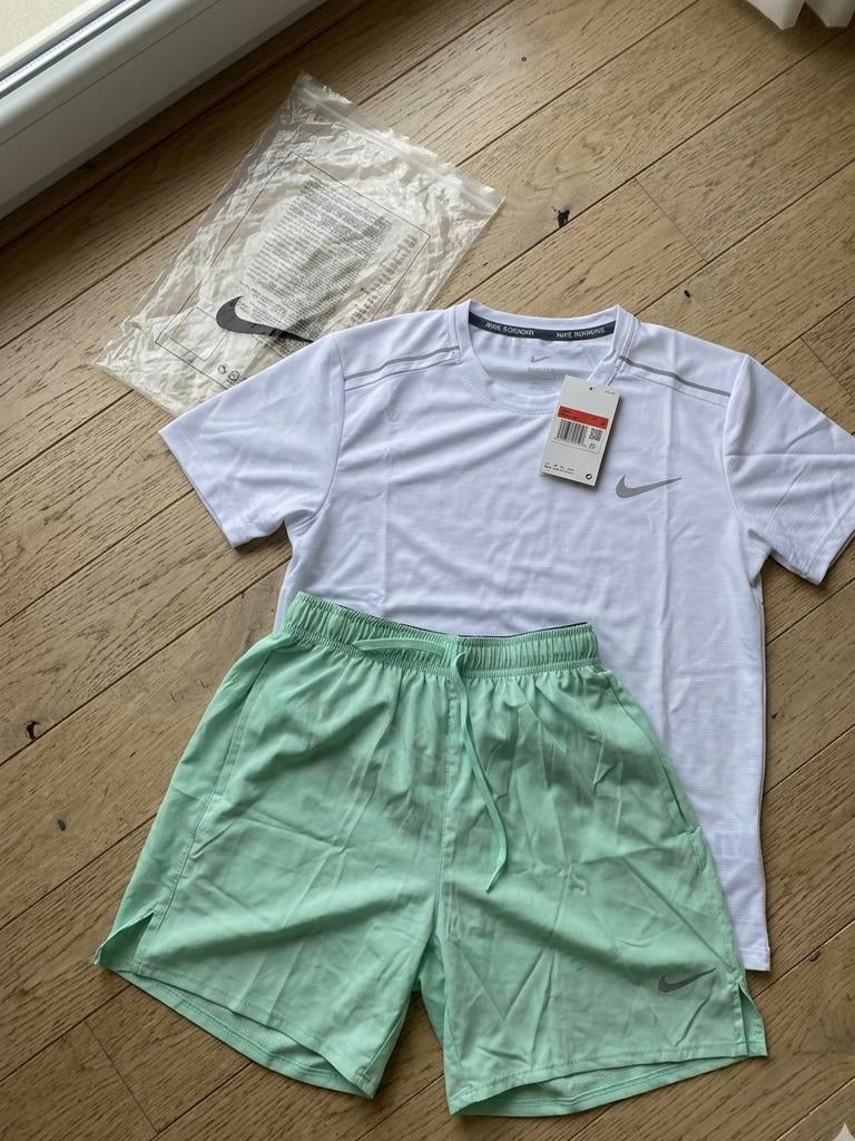 Ensemble nike blanc turquoise drif fit taille L, Enlèvement ou Envoi, Comme neuf