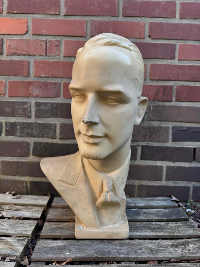 Mannenbuste in art deco, Enlèvement