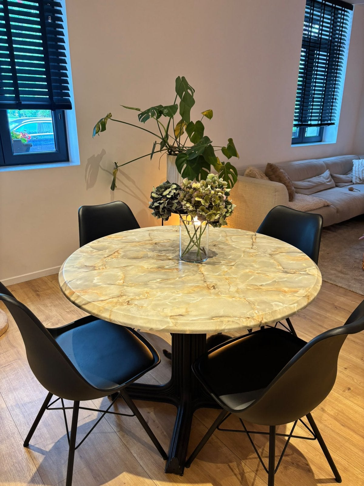 Ronde tafel met stoelen, Quatre personnes, Rond, 100 à 150 cm, Enlèvement
