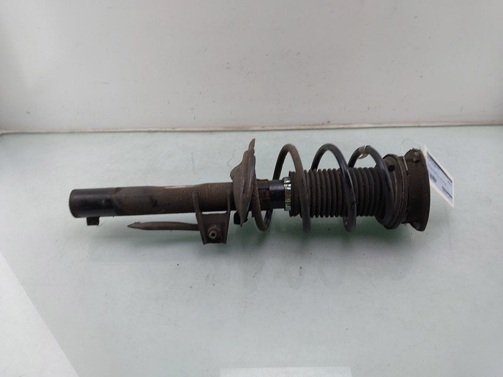 AMORTISSEUR OU ABSORBEUR DE CHOC AVANT DROIT (|5WA413023|), Utilisé, Audi