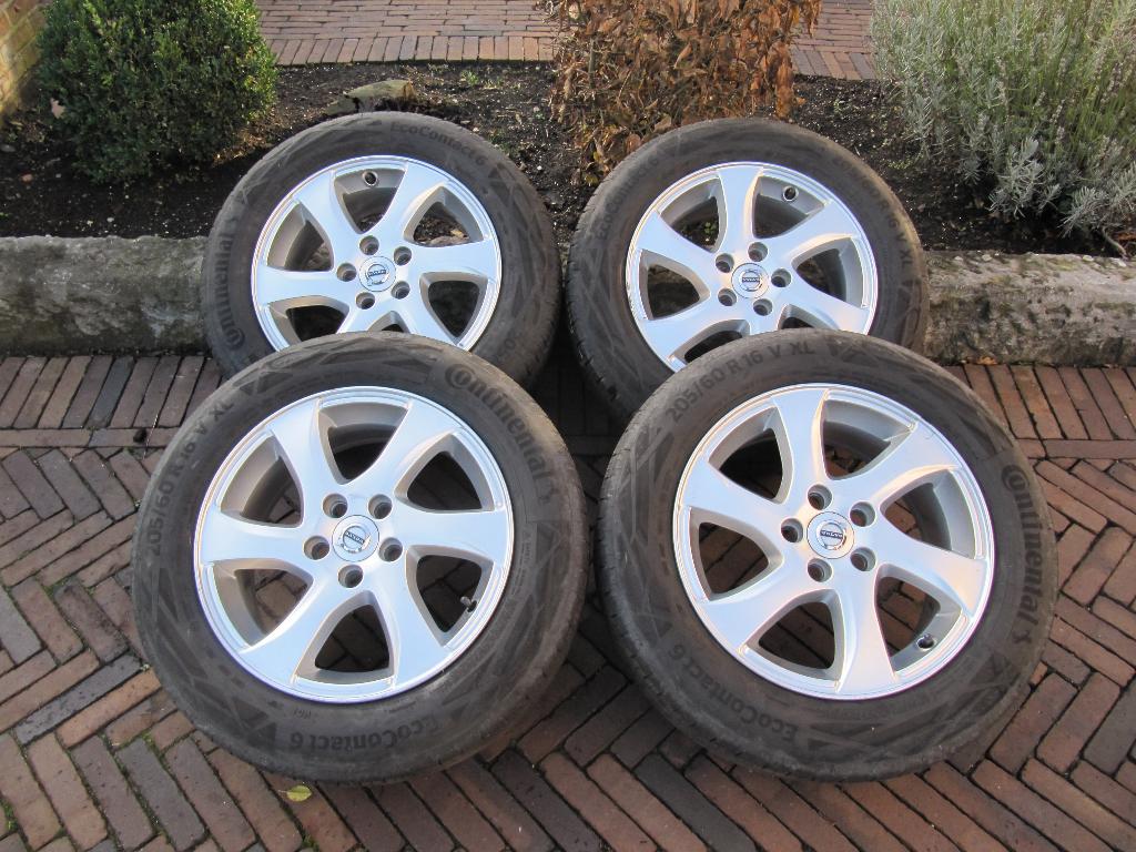 Volvo v40 velgen, Auto-onderdelen, Banden en Velgen, Ophalen, Velg(en)