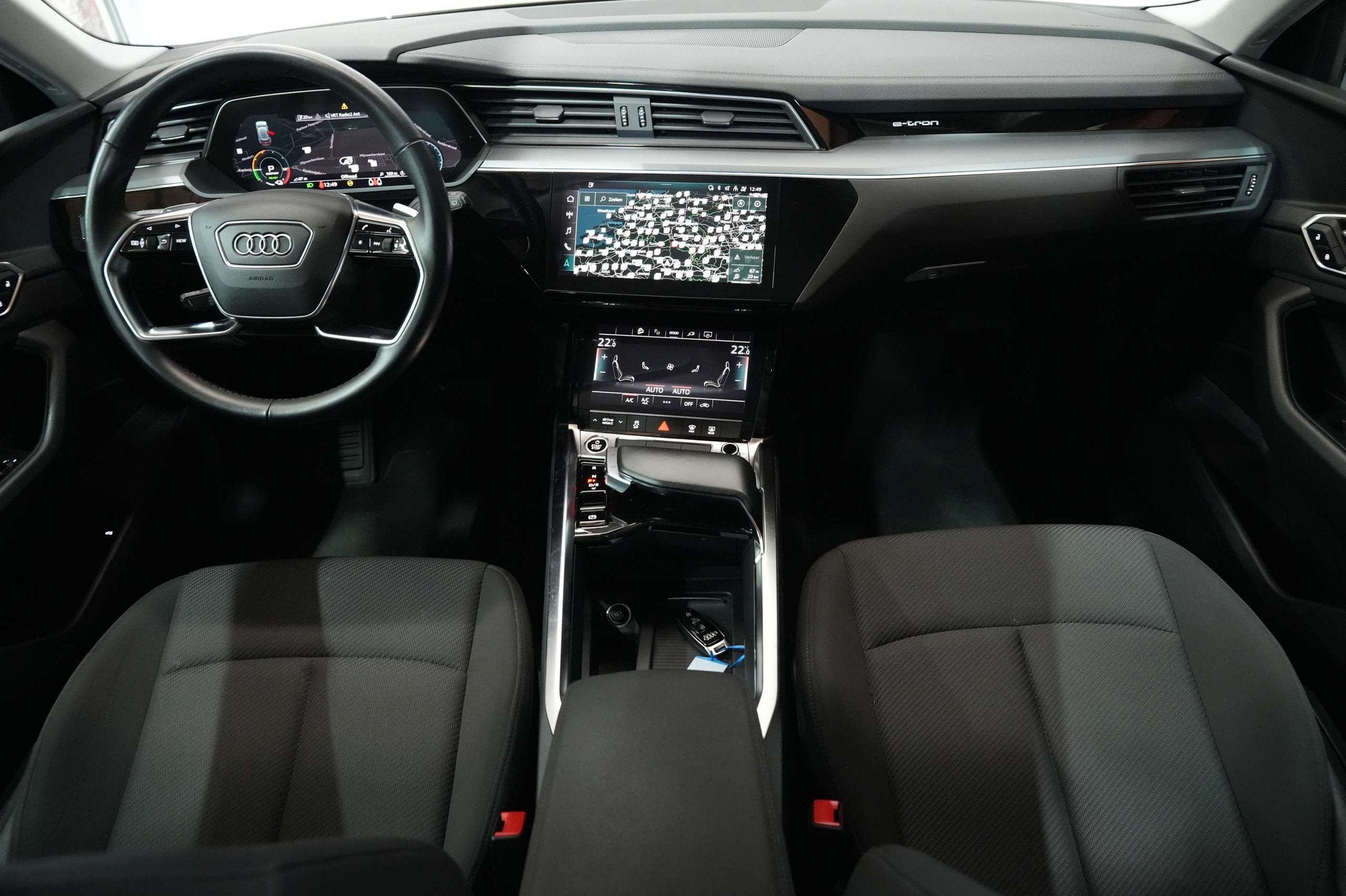 Audi e-tron 50 Quattro Garantie LED Parkeersensor Navi Cruis, Auto's, Audi, Gebruikt, Zwart, Zwart, 5 zetels